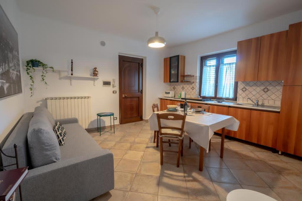 Iushi House Apartman Vasto Kültér fotó